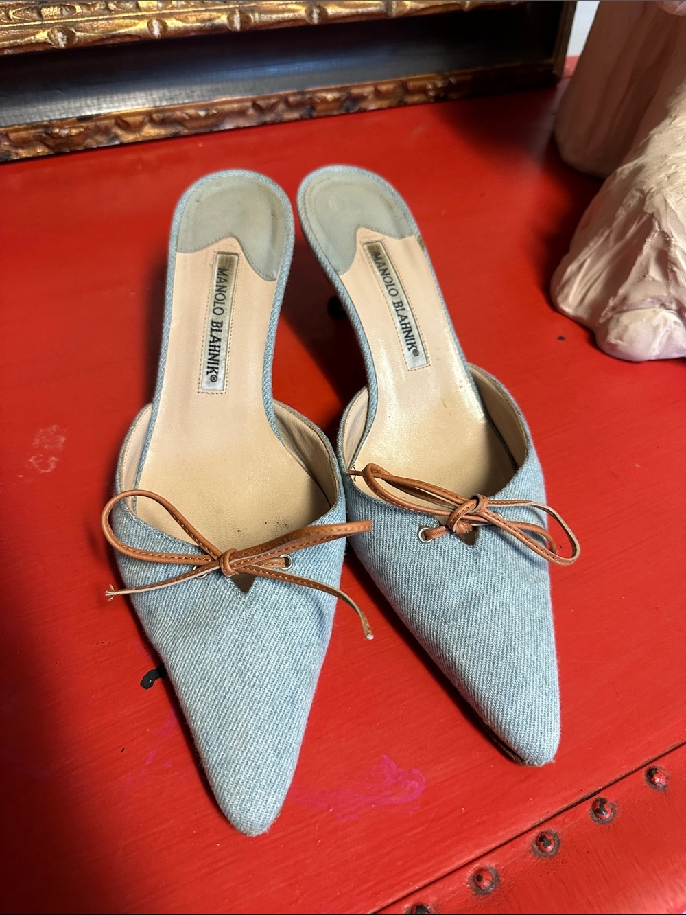 Manolo Blahnik Vintage Light Blue Denim Pointed Toe Mules with Brown Leather Bow - Picture 8 of 8